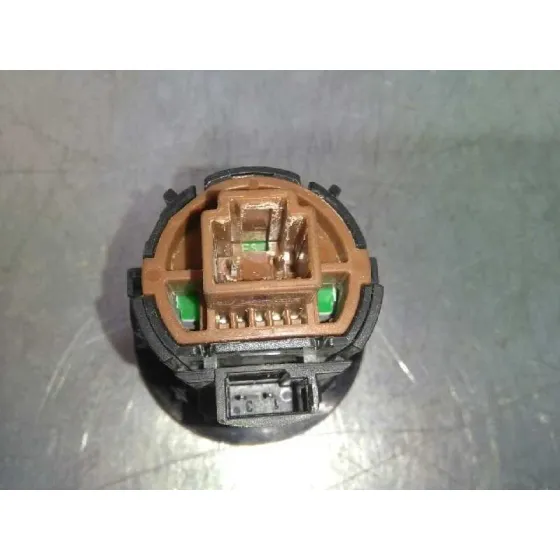 Interruptor para Nissan Pulsar (C13)