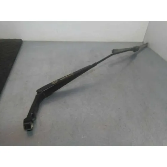 Brazo Limpia Delantero Derecho para Nissan Pulsar (C13)