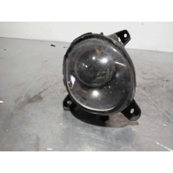 Faro Antiniebla Derecho para Volkswagen Passat Berlina (3B3)