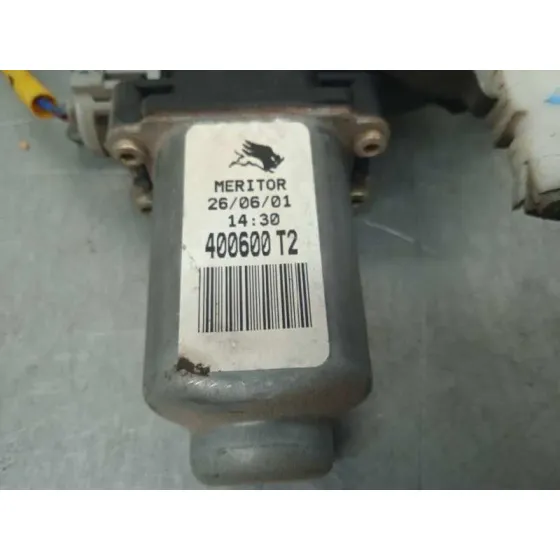 Elevalunas Trasero Derecho para Nissan Almera Tino (V10M)