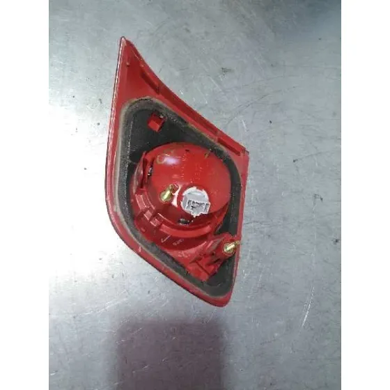 Piloto Trasero Izquierdo Interior para Mazda 3 Berlina (Bk)