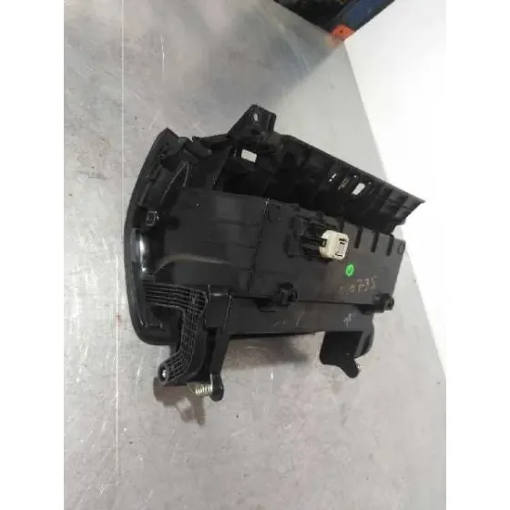 Guantera para Nissan Note