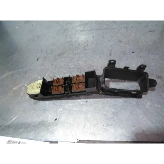 Mando Elevalunas Delantero Izquierdo para Audi 80/90 (811/813/853)
