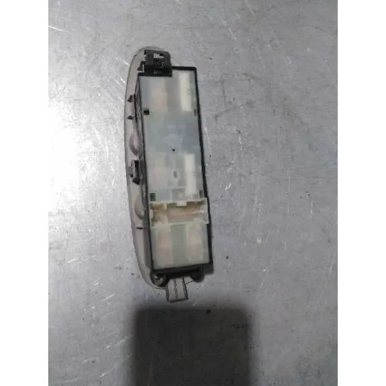 Mando Elevalunas Delantero Izquierdo para Nissan Almera Tino (V10M)