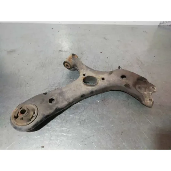 Brazo Suspension Inferior Delantero Derecho para Toyota Corolla (E15)