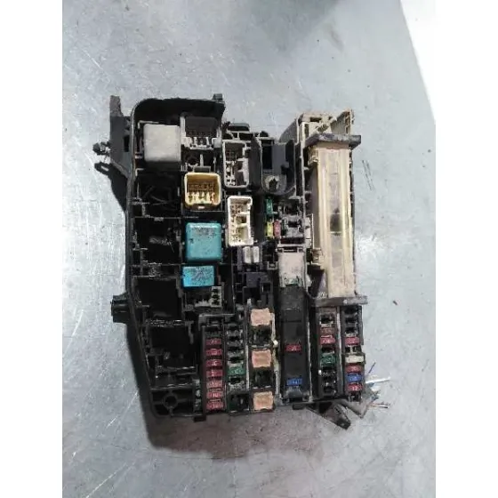 Caja Reles / Fusibles para Toyota Corolla (E15)