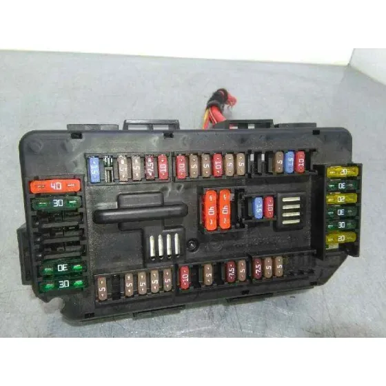Caja Reles / Fusibles para Bmw Serie 1 Lim. (F21)