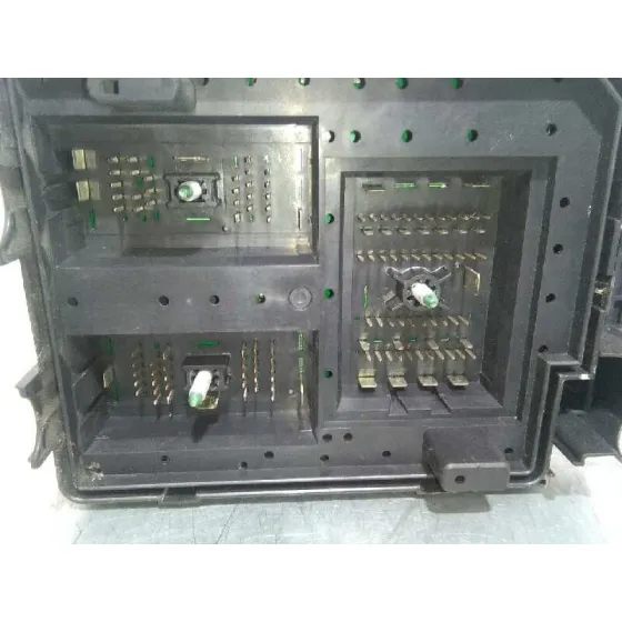 Caja Reles / Fusibles para Opel Corsa E