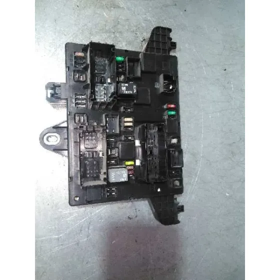 Caja Reles / Fusibles para Opel Astra J Lim.