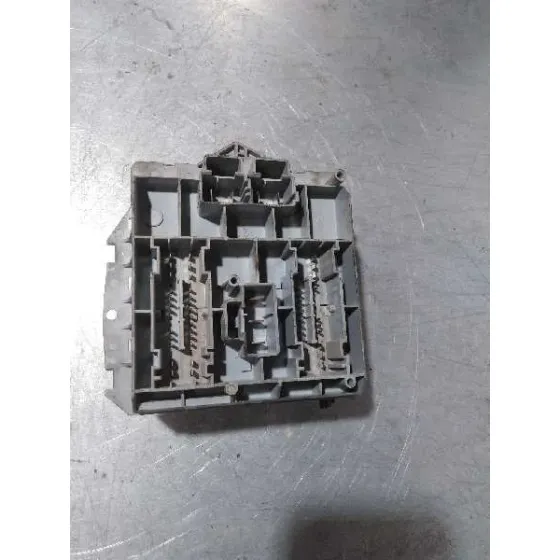 Caja Reles / Fusibles para Alfa Romeo Gt (125)