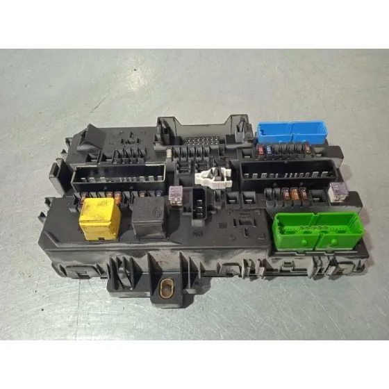 Caja Reles / Fusibles para Opel Astra H Berlina