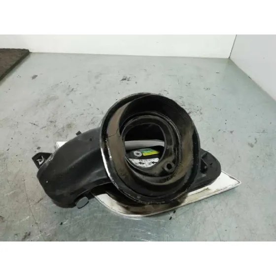 Tapa Exterior Combustible para Ford Focus Lim. (Cb8)