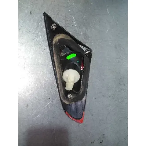 Piloto Trasero Izquierdo Interior para Mitsubishi Colt Berlina 3 (Cz)