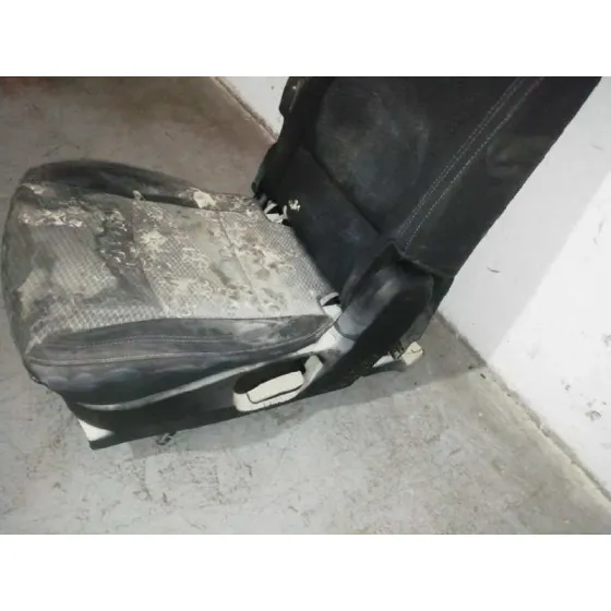Asiento Trasero Izquierdo para Kia Carens ( )