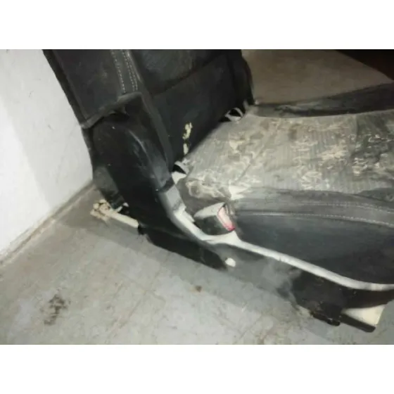 Asiento Trasero Izquierdo para Kia Carens ( )
