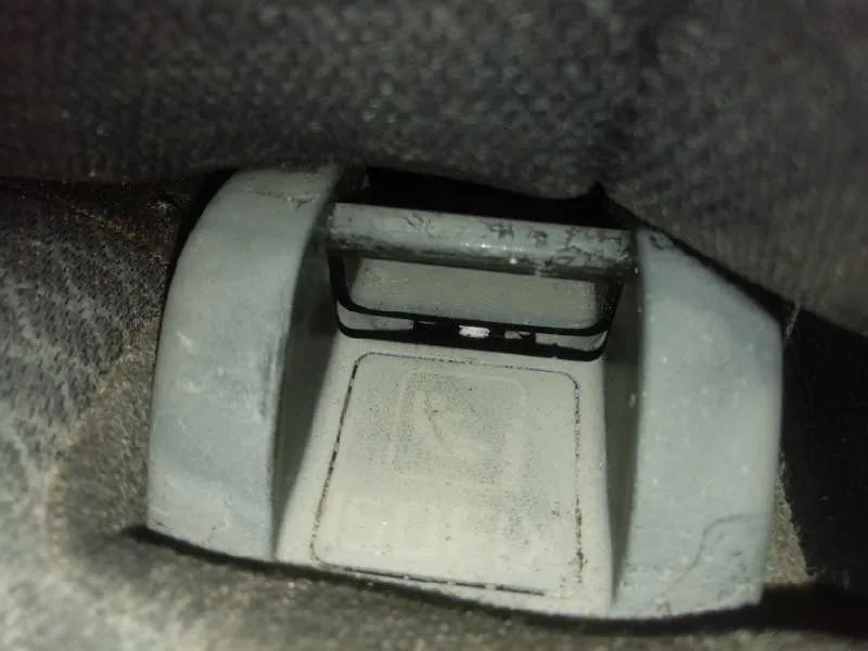 Asiento Trasero Izquierdo para Kia Carens ( )