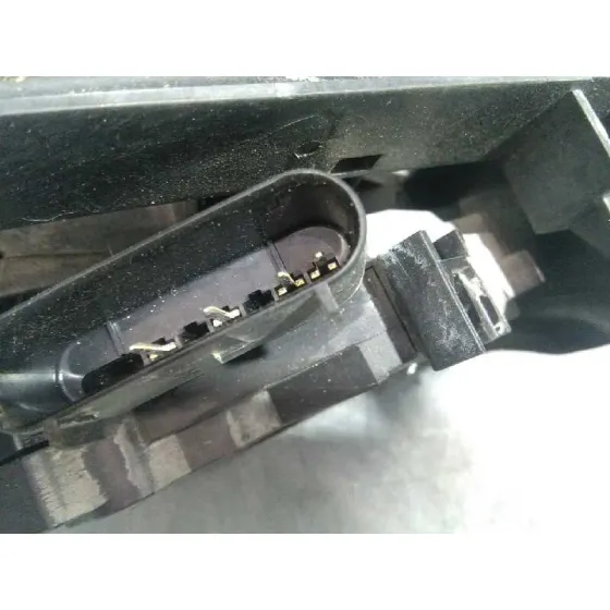 Cerradura Puerta Trasera Derecha para Ford Focus Lim. (Cb8)