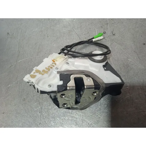 Cerradura Puerta Delantera Derecha para Toyota Yaris