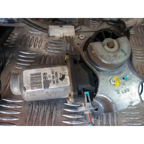 Elevalunas Delantero Izquierdo para Nissan Almera (N16/E)