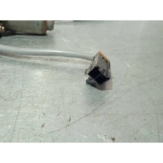 Elevalunas Delantero Izquierdo para Nissan Almera (N16/E)