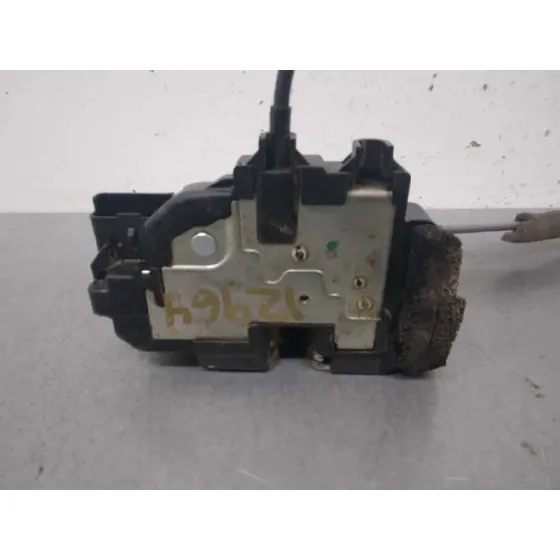Cerradura Puerta Delantera Derecha para Nissan Nv 200 (M20)