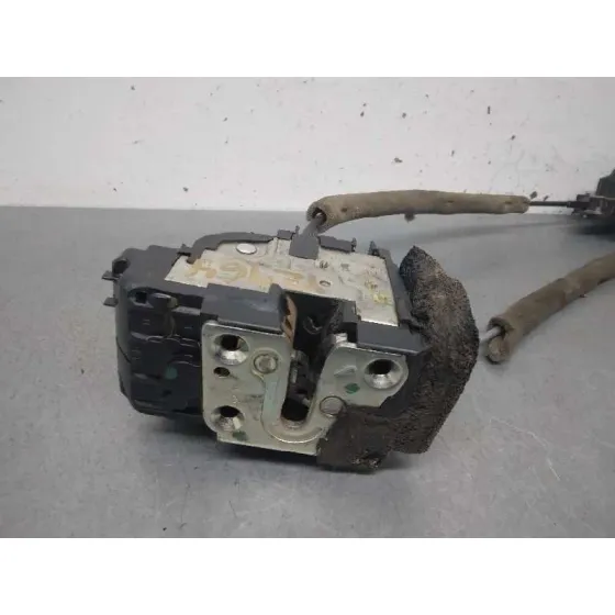 Cerradura Puerta Delantera Derecha para Nissan Nv 200 (M20)