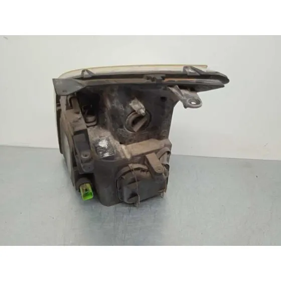 Faro Derecho para Ford Transit Caja Cerrada '06