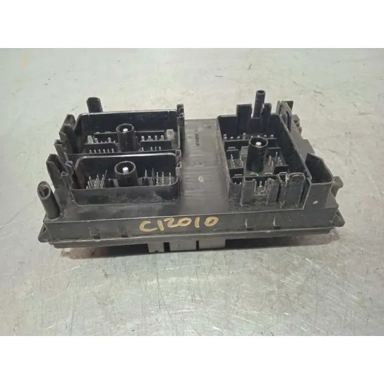 Caja Reles / Fusibles para Opel Astra J Lim.