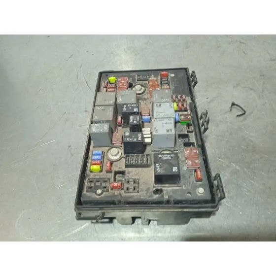 Caja Reles / Fusibles para Opel Astra J Lim.
