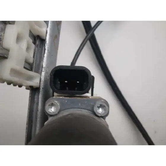 Elevalunas Delantero Derecho para Mitsubishi Colt Berlina 3 (Cz)