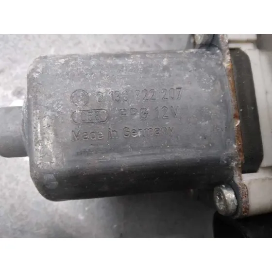 Elevalunas Delantero Derecho para Mitsubishi Colt Berlina 3 (Cz)
