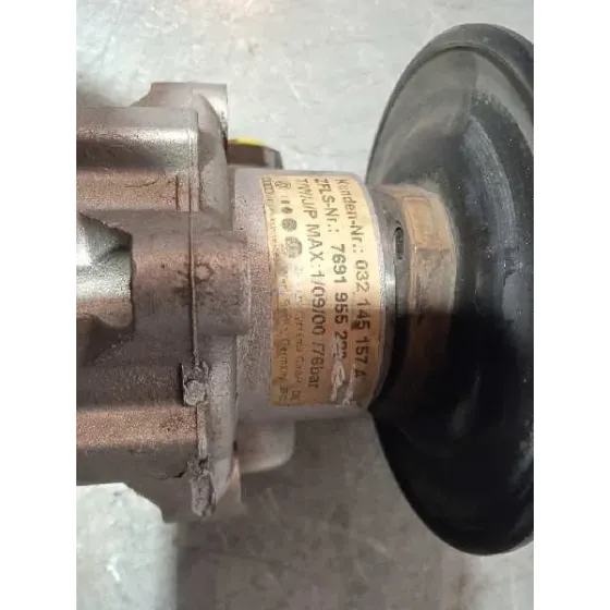 Bomba Direccion para Volkswagen Polo Berlina (6N2)