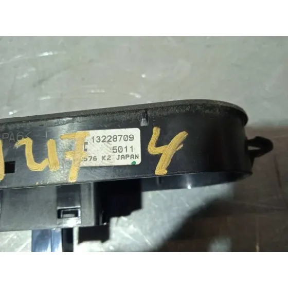 Mando Elevalunas Delantero Derecho para Opel Astra H Ber.