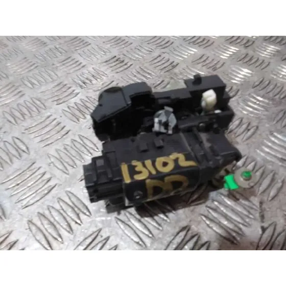 Cerradura Puerta Delantera Derecha para Nissan Interstar Mod. 04 (X70)