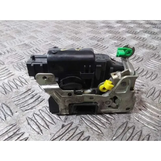 Cerradura Puerta Delantera Derecha para Nissan Interstar Mod. 04 (X70)