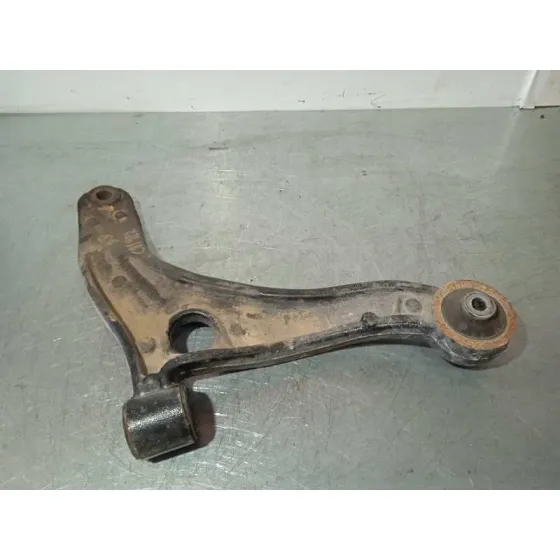 Brazo Suspension Inferior Delantero Derecho para Nissan Nv 400