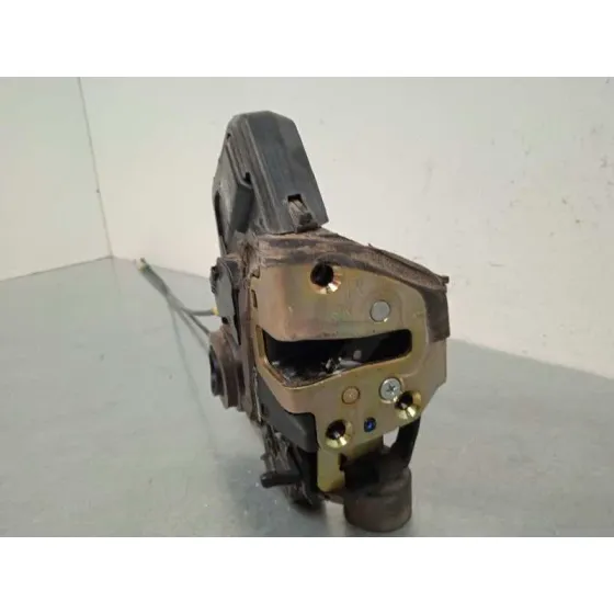 Cerradura Puerta Trasera Derecha para Toyota Corolla (E12)