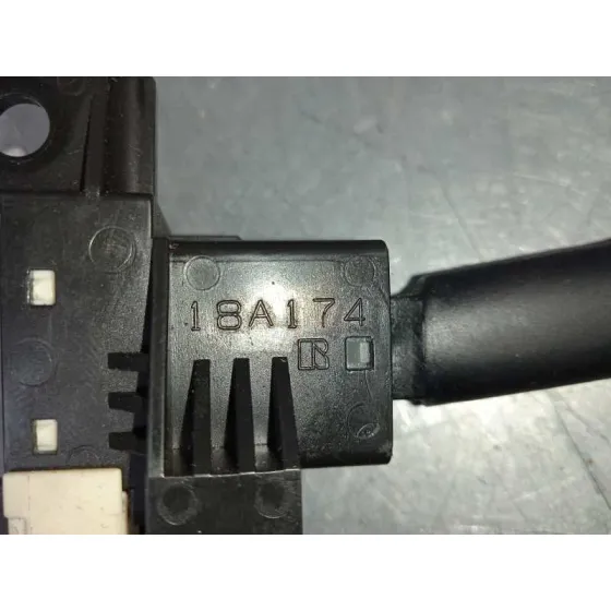 Mando Volante para Toyota Auris