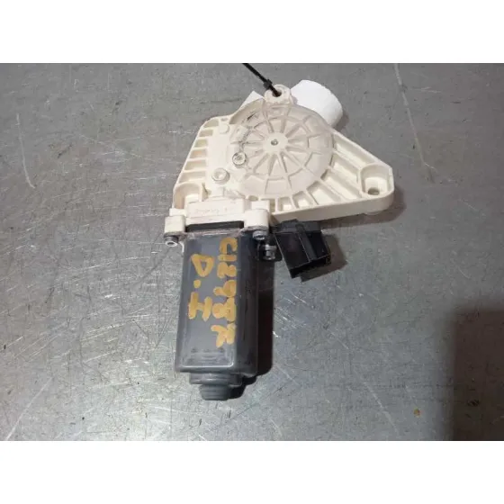 Motor Elevalunas Delantero Izquierdo para Mercedes-Benz Clase B (W245)