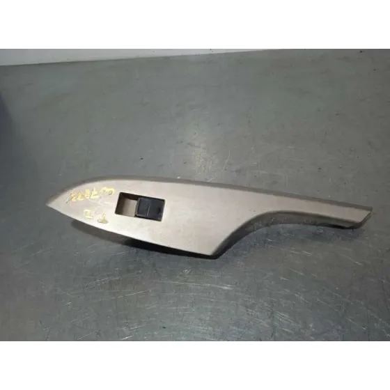 Mando Elevalunas Trasero Izquierdo para Toyota Corolla (E15)