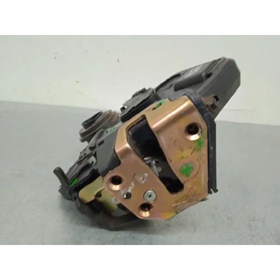 Cerradura Puerta Trasera Derecha para Toyota Corolla (E12)