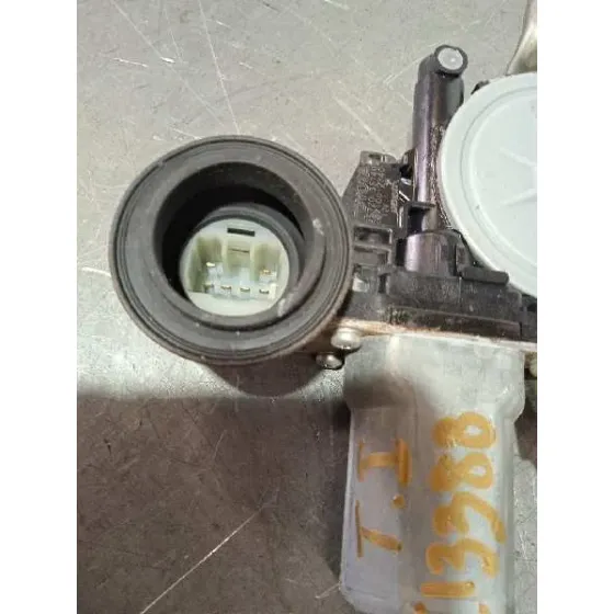 Elevalunas Trasero Izquierdo para Toyota Prius (Nhw20)