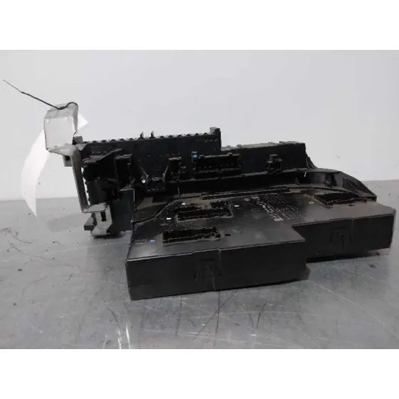 Caja Reles / Fusibles para Mercedes-Benz Clase C (W204) Familiar