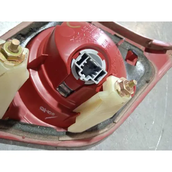 Piloto Trasero Derecho Interior para Mazda 3 Berlina (Bk)