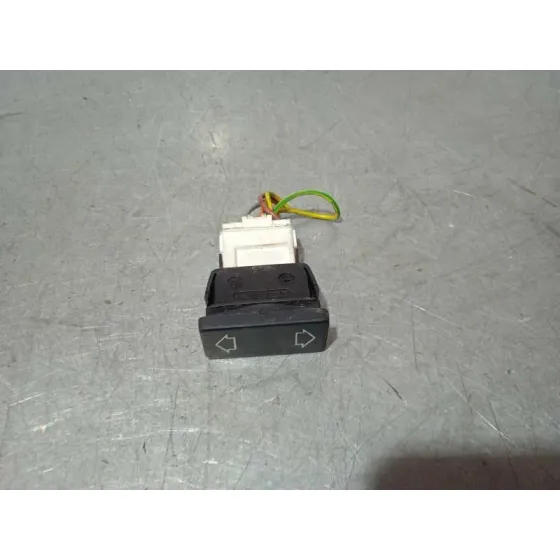 Mando Elevalunas Delantero Izquierdo para Peugeot 106 (S2)