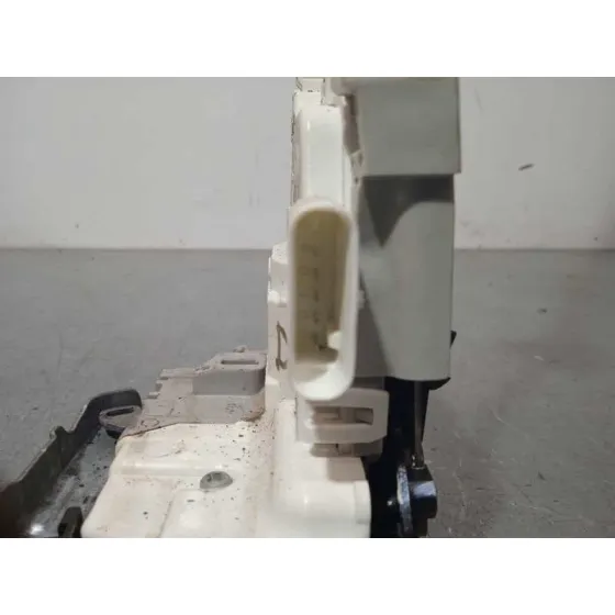 Cerradura Puerta Delantera Derecha para Audi A4 Berlina (8W2)