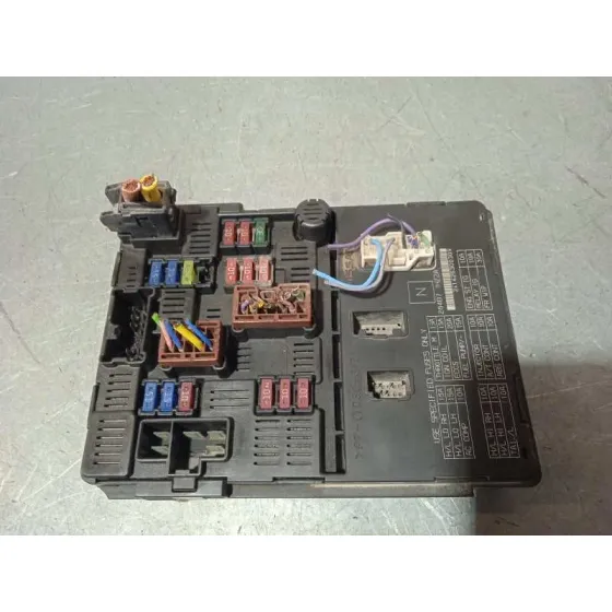 Caja Reles / Fusibles para Nissan Note
