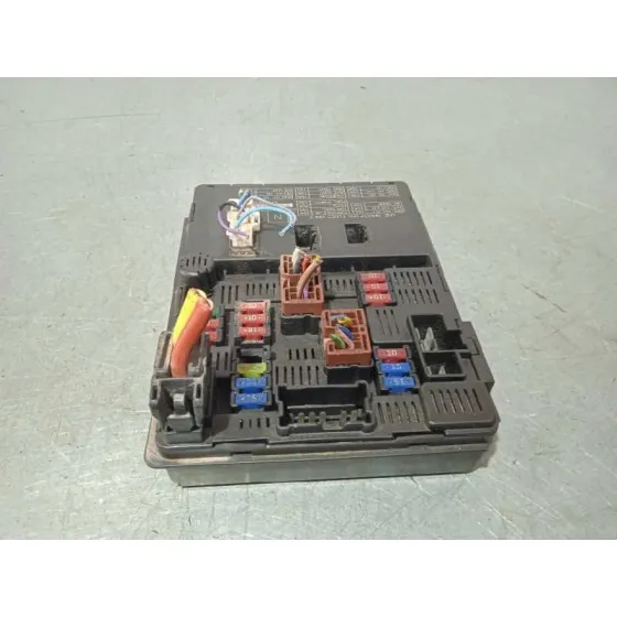 Caja Reles / Fusibles para Nissan Note