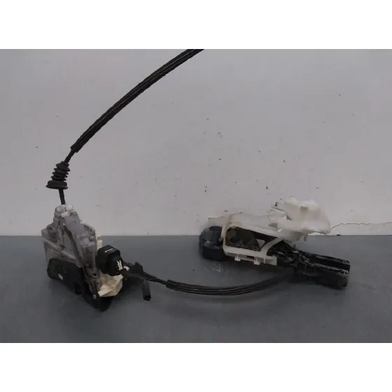 Cerradura Puerta Delantera Izquierda para Volkswagen Passat Berlina (3C2)