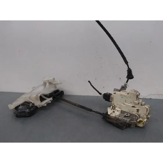 Cerradura Puerta Delantera Izquierda para Volkswagen Passat Berlina (3C2)